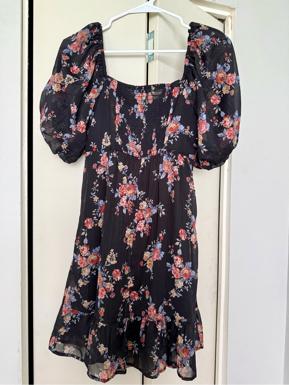 Mimi Chica Black Floral Puff-Sleeve Mini Dress